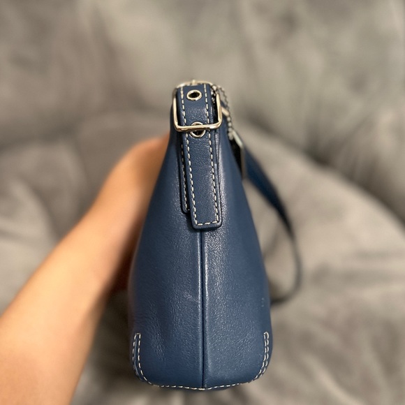 Small Coach purse - Picture 5 of 5